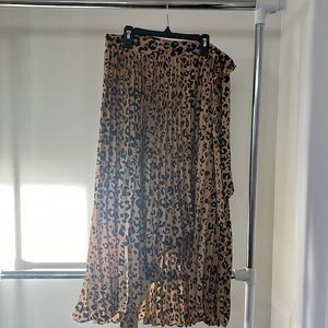 NWT H&M midi wrap leopard print skirt
